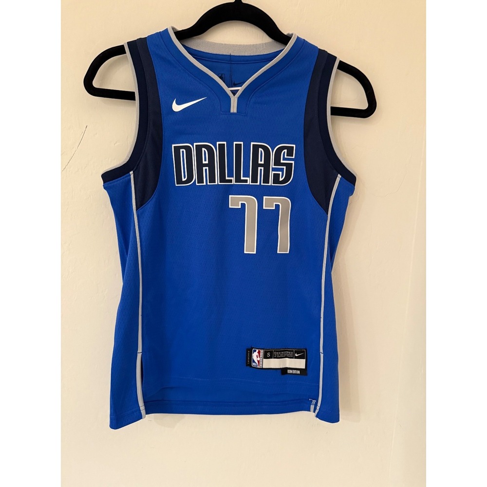 Luka Doncic Dallas Mavericks YOUTH Icon Edition Swingman Jersey Size Small-8 NWT